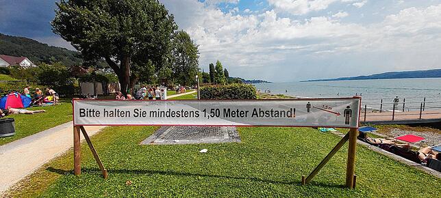 Wo derzeit am Sipplinger Uferweg noch ein Transparent daran erinnert, den Abstand einzuhalten, wird ab dem kommenden Wochenende von 11 ...