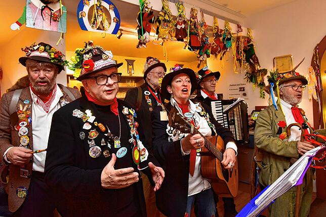 Die Stadtstreich(l)er werden zum zehnten Geburtstag des Gaudimusik-Obeds vom CDU-Landtagsabgeordneten Guido Wolf (links vorne) verstärkt.