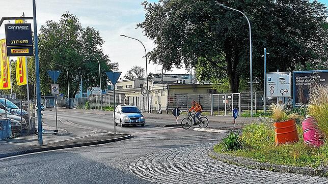 Die Max-Stromeyer-Straße zwischen Oberlohnkreisel und De-Trey-Straße wird ab 2. September bis voraussichtlich Ende Oktober saniert. Der ...