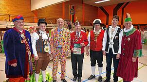 Zahlreiche Ehrengäste geben sich anlässlich des Festakts in der Alemannenhalle ein Stelldichein. Im Bild (von links): Der designierte ...