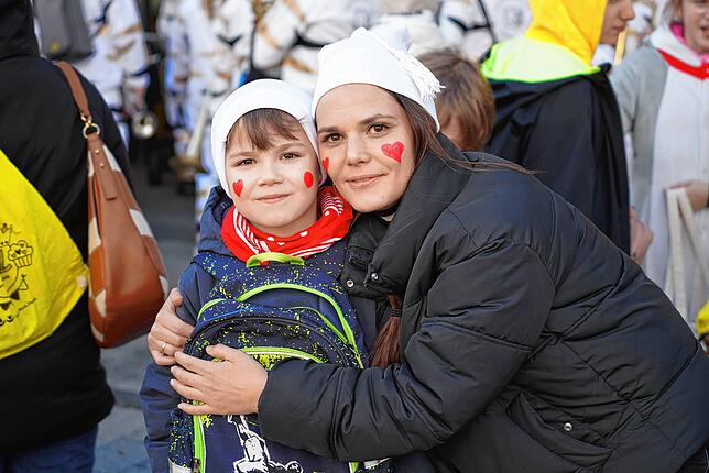 Bild 9: So ausgelassen feiern Kinder beim Narro-Zunft-Umzug in Waldshut – Die schönsten Fotos!