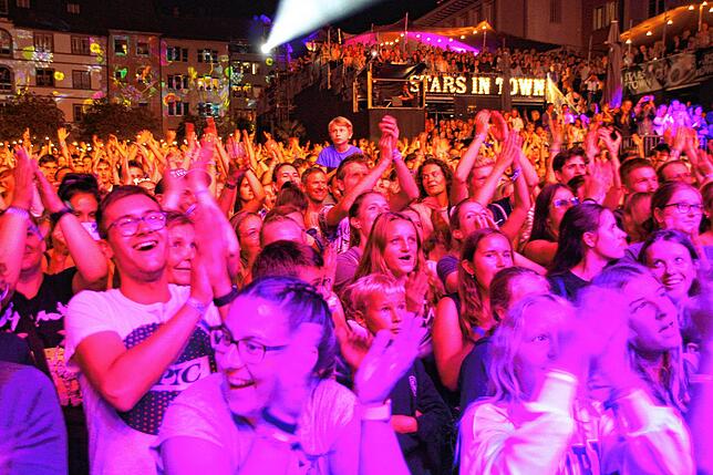 Bild 16: Feiern auf Schweizerisch: So war der Samstag bei Stars in Town mit Lo und Leduc sowie Hecht