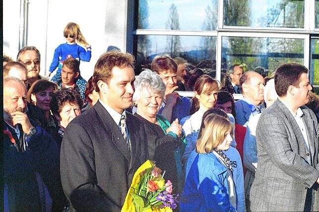 Bild 11: Gedächtnis der Region: Bilder von Matthias Weckbachs erster Wahl zum Bürgermeister im Jahr 1999