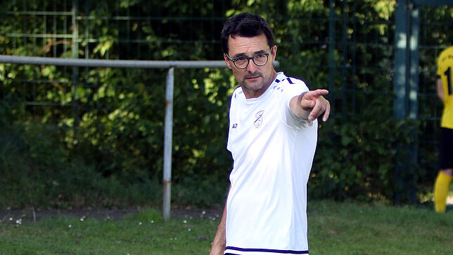 Trainer Jürgen Reichle und der SV Denkingen müssen sich in letzter Minute gegen dem Tabellendritten Stockach 3:4 geschlagen geben.