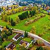 Blick auf die große Grünfläche im Kurgebiet westlich der Oberförster-Ganter-Straße (hier unten im Bild). Von der Stadtverwaltung gibt es ...
