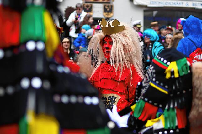 Die Traditionen rund um die Narretei sind Jahrhunderte alt. Erstmals offiziell erwähnt wurde die Fasnet in Überlingen 1430. Hier eine ...