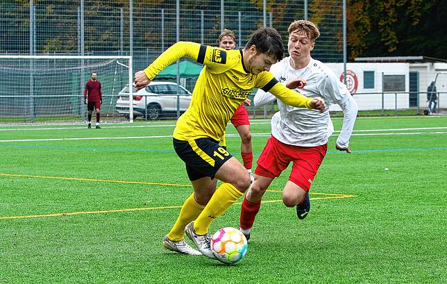 Bild 9: Spannendes Linzgauderby zwischen SC Pfullendorf II und SV Denkingen. Wir haben die besten Bilder!