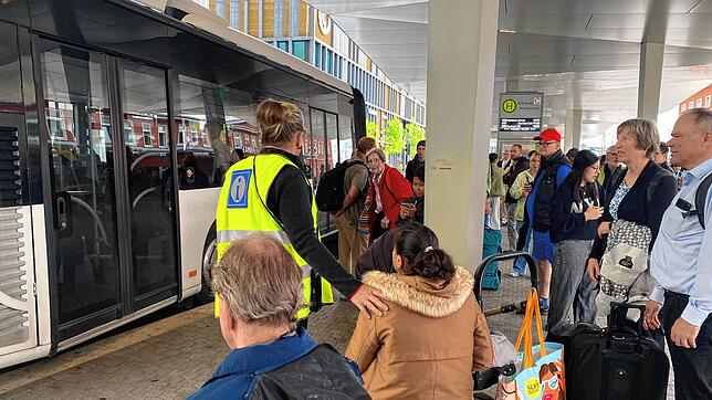 Die SBB Fahrgastlenkung ist bemüht, die betroffenen Zugreisenden zu beruhigen.
