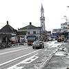 Am Bahnhofplatz in Konstanz hat ein 29 Jahre alter Mann auf ein geparktes Auto eingeschlagen.