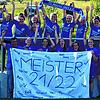 Großer Jubel: Die Frauen des FC Weizen steigen ohne Aufstiegsspiele als Meister der Bezirksliga West des Fußball-Bezirks Hochrhein in ...