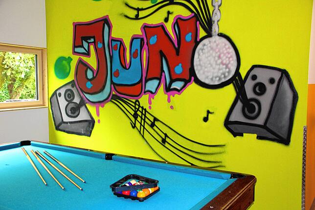 Das Billardzimmer im frisch renovierten JuNo