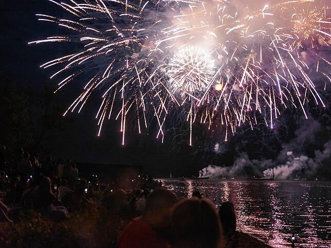 Bild 7: Bilder vom Feuerwerk beim Seehasenfest
