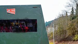 Erfassen und blitzen: das Optik-Fenster eines mobilen Kontrollgeräts, offiziell Enforcement Trailer genannt. Auch dessen häufigere ...