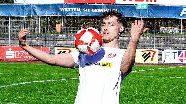 Mit seiner Ballbehauptung und seinem Kämpferherz hat sich Jan Konrad zur unverzichtbaren Defensivstütze des SC Pfullendorf entwickelt.
