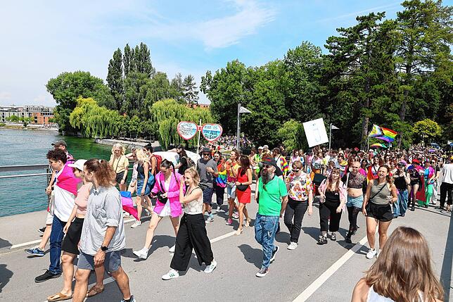 Bild 2: Der CSD Konstanz feiert 20. Geburtstag mit einer Pride-Parade durch die Stadt