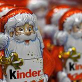 Süß und nichtssagend: ein Weihnachtsmann mit Vollbart und Kugelaugen.