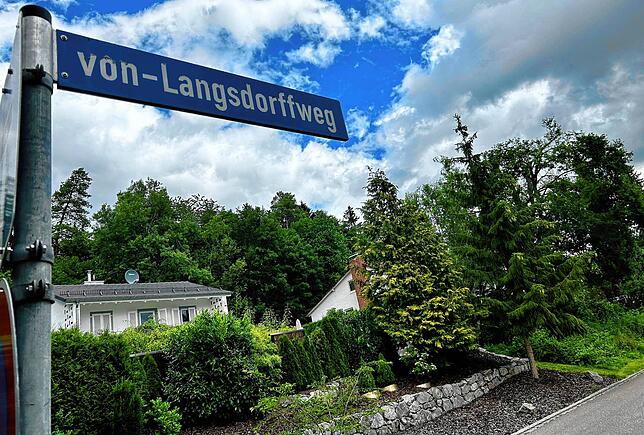 In einem Haus im Bad Dürrheimer Von-Langsdorff-Weg wurde Magda Rall getötet. Direkt an das Wohngebiet schließt sich der Kapfwald an, der ...