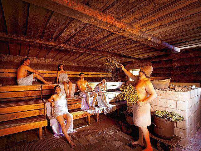 In der russischen Badestube, genannt Banja, findet das Wenik-Ritual statt.
