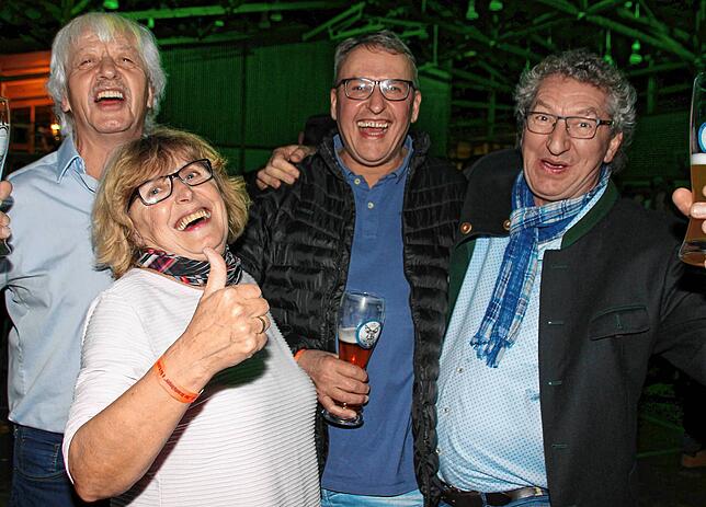 Bester Stimmung waren (von links) Sigmar und Brigitte Blender aus Hausen im Tal, Helmut Siber aus Meßstetten und Eugen Mauz aus ...