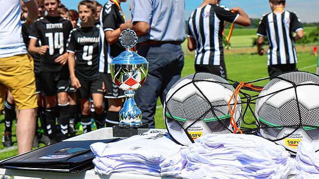 Beim Teamsport Grünvogel Bezirkspokal der Juniorinnen und der Junioren in Öhningen kämpfen zehn Mannschaften um Medaillen und Pokale.