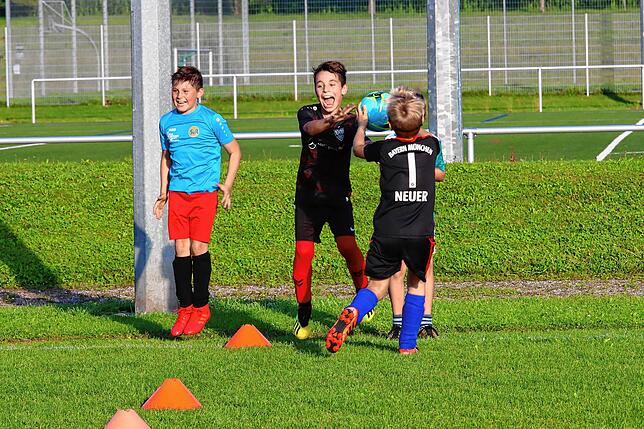 Bild 10: Auch die Jugendfußballer starten in die Saison. Wir haben Bilder vom E-Jugendtraining des SV Allensbach!