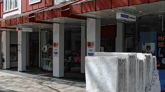 Bücher aus Papier verkauft ab Montag wieder Buch Greuter in seinem Geschäft an der Hegaustraße.