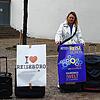 Silke Fischer vom Lufthansa City Center Immenstaad demonstrierte mit anderen Vertretern der Reisebranche in Friedrichshafen.