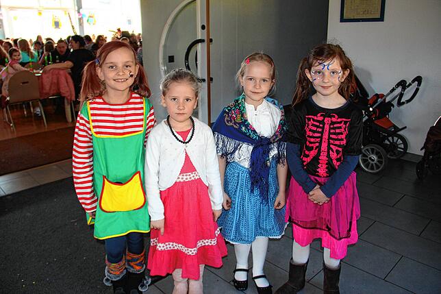 Mit Jubel, Trubel, Heiterkeit feiern die Kinder in Hondingen ihre Fastnacht. Acht Programmpunkte aus Tanz, Turnvorführungen, Klamauk und ...