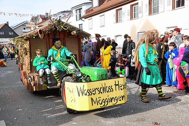 Bild 23: So bunt war der große Umzug beim Seenarrentreffen in Allensbach 2024 &ndash; Teil 1