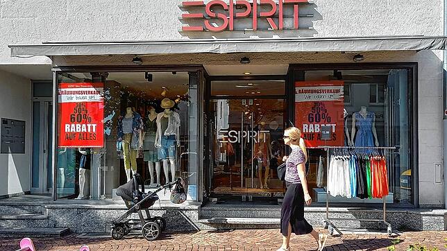 Die Modekette Esprit schließt ihre Filialen in Deutschland, wie hier in der Donaueschinger Karlstraße. Dort wird es allerdings anders ...
