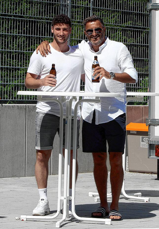 Bild 21: Linzgauer Titelparty! So bejubelt der FC Aramäer Pfullendorf die Meisterschaft