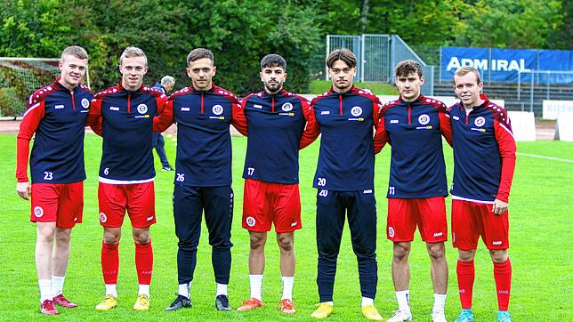 Die jungen Spieler beim SC Pfullendorf (von links): Connor Mitchell, David Fritz, Marco Straub, Mert Aras, Yunus Kulu, Vincent Bühler ...