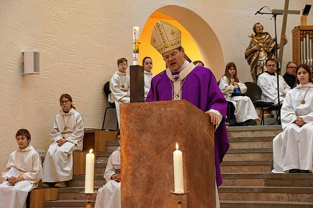 Bild 34: Die schönsten Bilder der Feier der Altarweihe in der Kirche St. Oswald in Stockach (Teil 1)