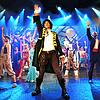Szenenbild aus dem neuen Musical &bdquo;Tommy Tailors Traumfabrik&ldquo;.