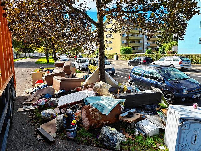 Auch der wilde Müll bleibt ein Ärgernis: Zwar ging er von 86 auf 74 Tonnen zurück. Doch bei der Stadtverwaltung ist man sich sicher, der ...