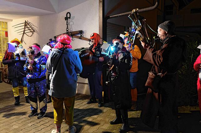 Bild 6: Frühmorgens startet der Schmotzige in Immenstaad und Kippenhausen