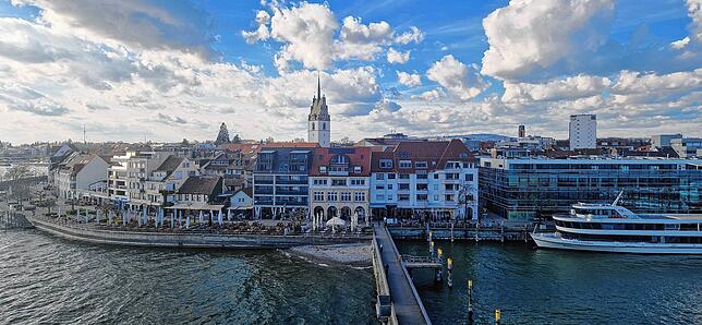 Friedrichshafen ist nicht nur als Zeppelin-Stadt bekannt, sondern auch für seine schöne Promenade.