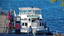 Die MS Großherzog Ludwig im Hafen von Bodman liegt momentan deutlich tiefer als üblich. Trotzdem macht der Wasserstand noch keine Probleme.