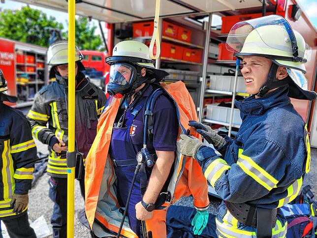 Bild 15: Alle Bilder von der Schauübung mit vielen Besuchern (Teil 2)