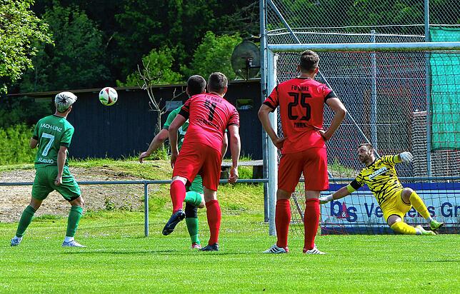 Bild 17: Vier Tore nach der Pause – TSV Aach-Linz besiegt FV Walbertsweiler. Wir waren mit der Kamera dabei!