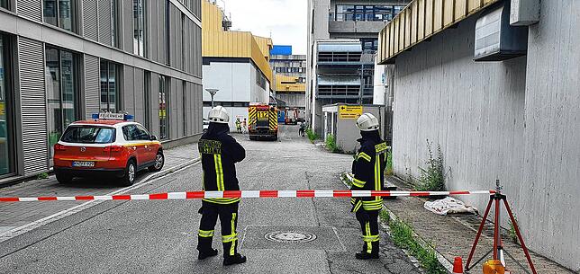 Bild 1: Chemikalie ausgetreten: Einsatz der Feuerwehr an der Uni Konstanz endet glimpflich