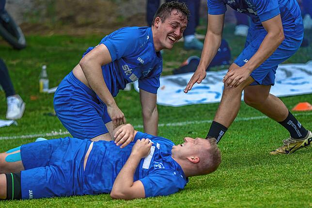 Bild 18: SG Stühlingen/Weizen siegt 5:1 beim FC Geißlingen und feiert den  Meistertitel – wir haben Fotos!