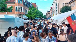 Ganz schön Betrieb in der Schwenninger Innenstadt: Die Kulturnacht lockte wieder tausende Besucher an den Neckar.