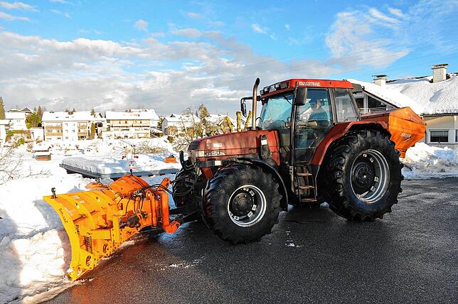 Mit seinem Traktor räumt Andreas Schlageter seit 2008 Schnee auf den Straßen in Ühlingen-Birkendorf.
