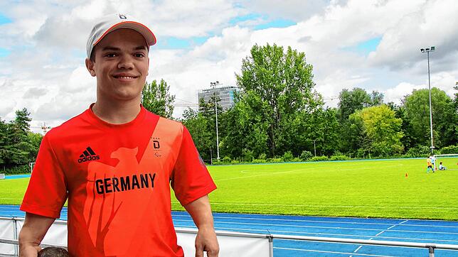 Im Singener Münchriedstadion kennt man ihn schon. Yannis Fischer hat hier unzählige Trainingseinheiten im Kugelstoßen absolviert. Jetzt ...