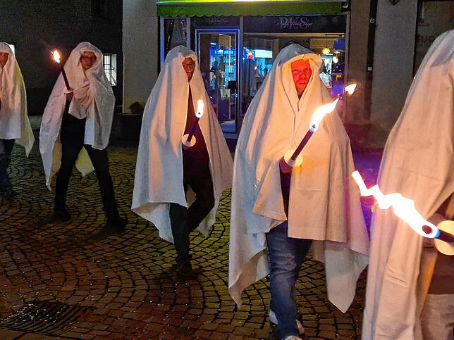 Bild 8: Fasnacht in Waldshut: Die Narren feiern mit schaurig-schönem Abgesang – Ein unvergesslicher Höhepunkt