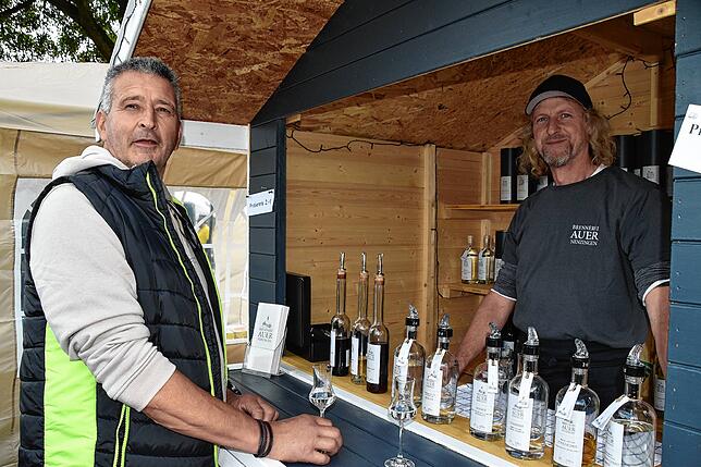 Bild 5: Oldtimer, Schlachtplatte, Musik: So war das Herbstfest in Orsingen