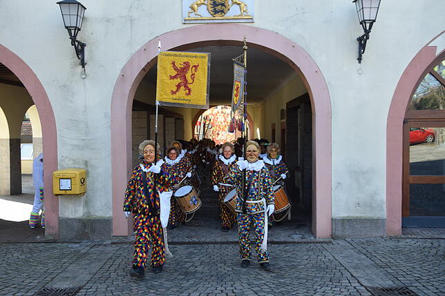 Bild 15: Narrolauf in Laufenburg 2025: Diese Bilder zeigen den farbenprächtigsten Umzug des Jahres!