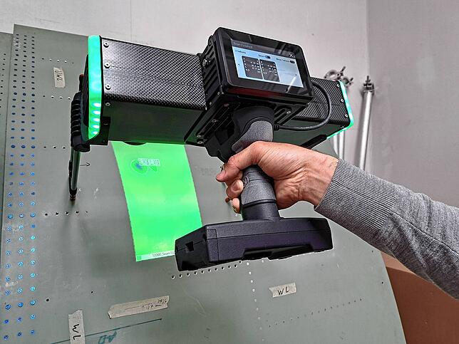 Das Besondere am 3D-Scanner von 8Tree: Das Inspektionswerkzeug kann Unebenheiten nicht nur messen, sondern auch grafisch auf der ...