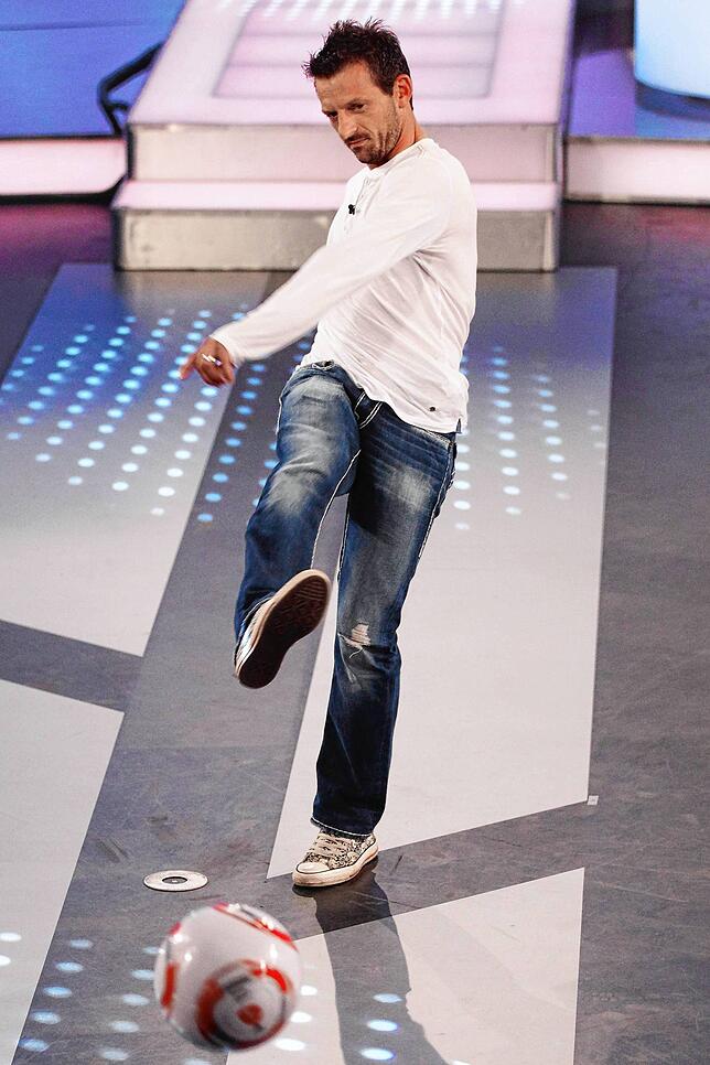 Nach seinem 4:3-Siegtreffer folgte Alexander Schnetzler der Einladung ins Aktuelle Sportstudio. „Das Erlebnis war ...